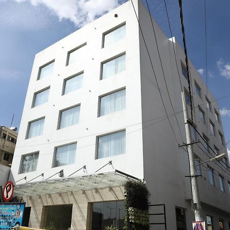 Yn Hotels Бангалор Экстерьер фото