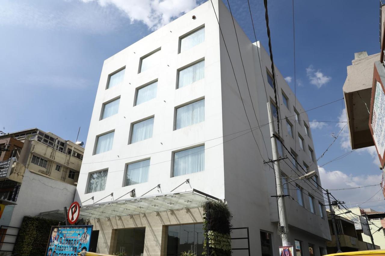 Yn Hotels Бангалор Экстерьер фото