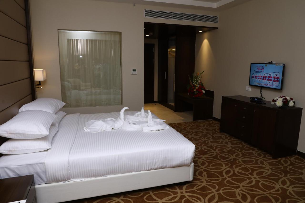 Yn Hotels Бангалор Экстерьер фото